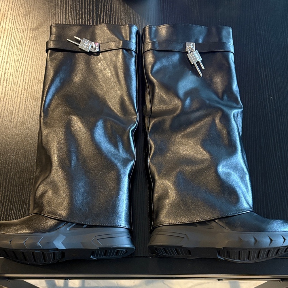 Black Knee-High Women's Boots -Size US 7/ 38 - Picture 7 of 16